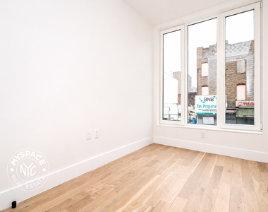 96 Moore Street - Photo Thumbnail 5