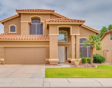 10045 E Redfield Drive - Photo Thumbnail 1