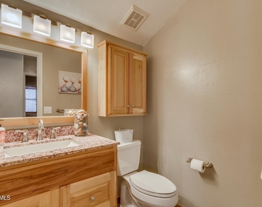 10045 E Redfield Drive - Photo Thumbnail 8