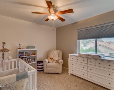10045 E Redfield Drive - Photo Thumbnail 11
