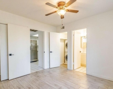 2011 N 51st Street - Photo Thumbnail 4