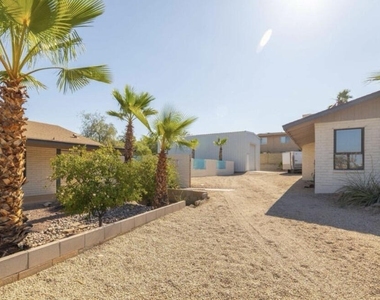 2011 N 51st Street - Photo Thumbnail 2