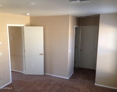 6446 W Constance Way - Photo Thumbnail 4