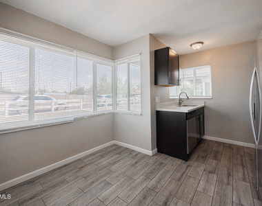 1503 E Harvard Street - Photo Thumbnail 7