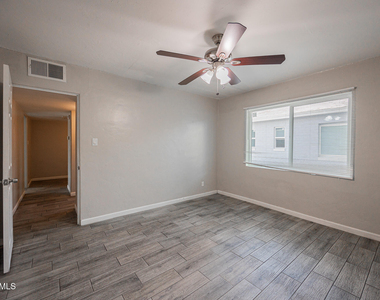 1503 E Harvard Street - Photo Thumbnail 13