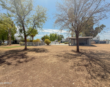 2625 W Ocotillo Road - Photo Thumbnail 14