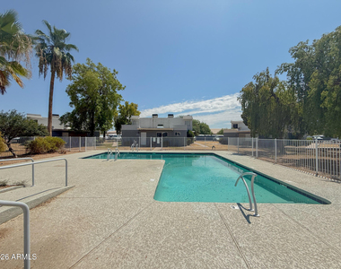 2625 W Ocotillo Road - Photo Thumbnail 15
