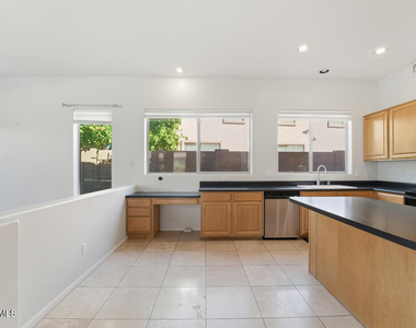 7180 W Trails Drive - Photo Thumbnail 12