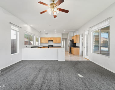 7180 W Trails Drive - Photo Thumbnail 18