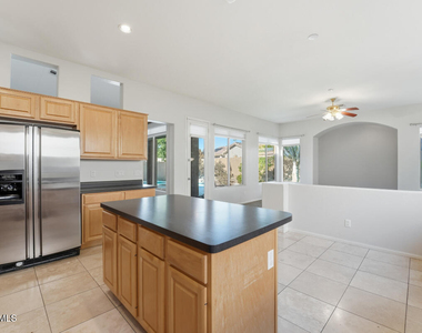 7180 W Trails Drive - Photo Thumbnail 11