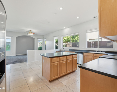 7180 W Trails Drive - Photo Thumbnail 7
