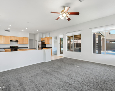 7180 W Trails Drive - Photo Thumbnail 17
