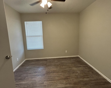 260 W 8th Avenue - Photo Thumbnail 7