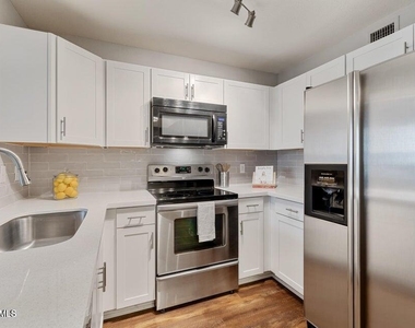 1025 E Highland Avenue - Photo Thumbnail 3