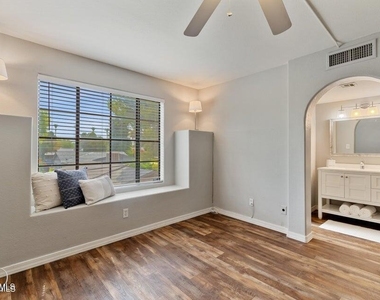 1025 E Highland Avenue - Photo Thumbnail 8