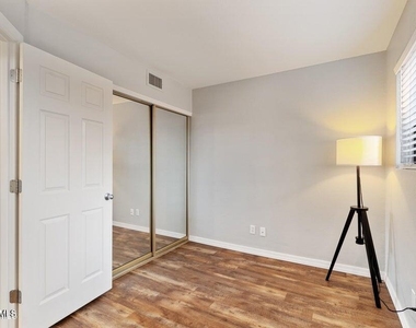 1025 E Highland Avenue - Photo Thumbnail 11