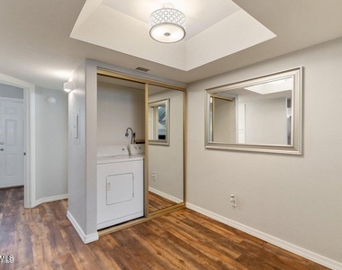 1025 E Highland Avenue - Photo Thumbnail 4