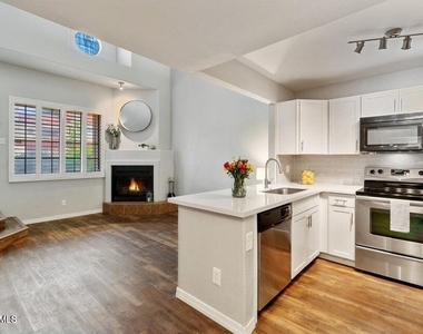 1025 E Highland Avenue - Photo Thumbnail 2