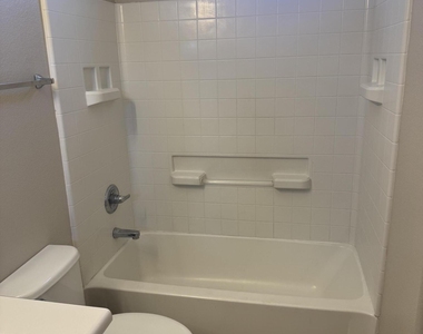 900 S 94th Street - Photo Thumbnail 5