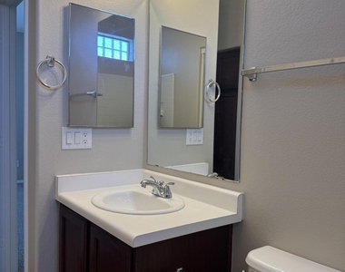 900 S 94th Street - Photo Thumbnail 4