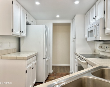 3839 E Cherokee Street - Photo Thumbnail 8