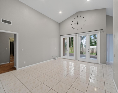 4059 Sw Kamsler Street - Photo Thumbnail 4