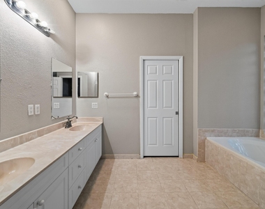 4059 Sw Kamsler Street - Photo Thumbnail 20