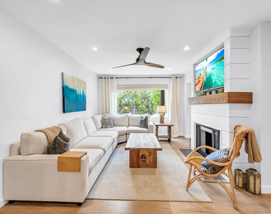 748 Ne 17th Way - Photo Thumbnail 13