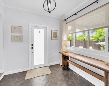 748 Ne 17th Way - Photo Thumbnail 9