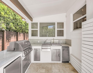 748 Ne 17th Way - Photo Thumbnail 38