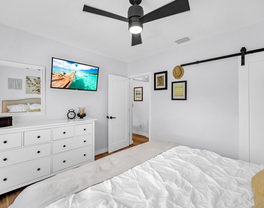 748 Ne 17th Way - Photo Thumbnail 35