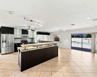 3310 Nw 90th Avenue - Photo Thumbnail 5