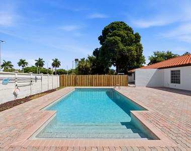 3310 Nw 90th Avenue - Photo Thumbnail 24