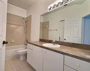 8833 S Isles Circle - Photo Thumbnail 11