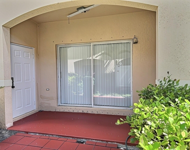 8833 S Isles Circle - Photo Thumbnail 19