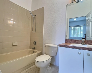 8833 S Isles Circle - Photo Thumbnail 16