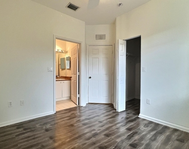 8833 S Isles Circle - Photo Thumbnail 15