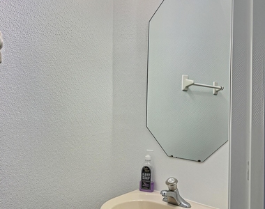 8833 S Isles Circle - Photo Thumbnail 8