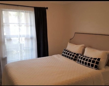 9466 Boca Cove Circle - Photo Thumbnail 5
