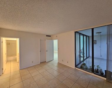 8441 Forest Hills Drive - Photo Thumbnail 8