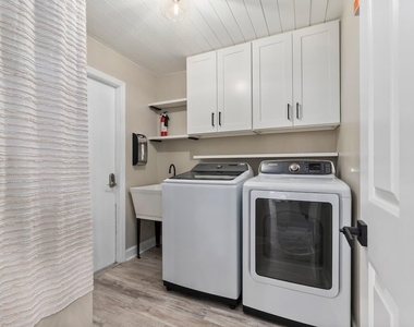 1017 Se Walters Terrace - Photo Thumbnail 3
