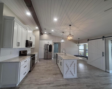 1017 Se Walters Terrace - Photo Thumbnail 19