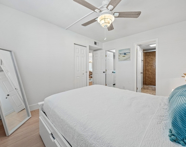 621 E Woolbright Road - Photo Thumbnail 16