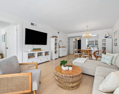 621 E Woolbright Road - Photo Thumbnail 8