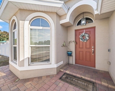 340 Palm Breezes Drive - Photo Thumbnail 2