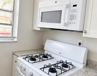 4655 Palm Avenue - Photo Thumbnail 2