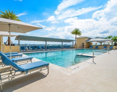 2640 Lake Shore Drive - Photo Thumbnail 36