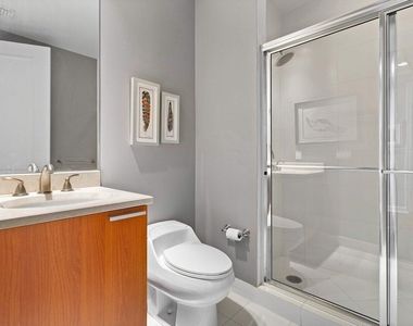 2640 Lake Shore Drive - Photo Thumbnail 23