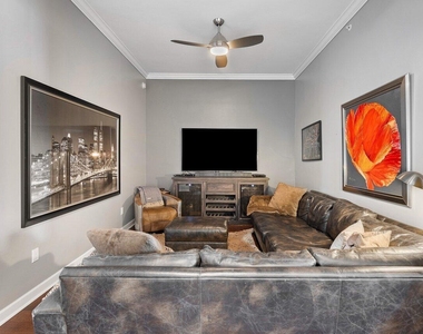 2640 Lake Shore Drive - Photo Thumbnail 6