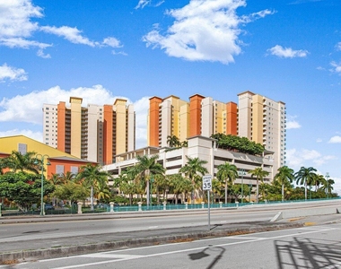 2640 Lake Shore Drive - Photo Thumbnail 26